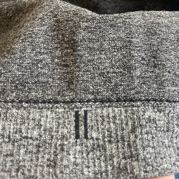 Lorna Jane | Charcoal Heather Rhythmic Seamless Raglan Top - Picture 7 of 7